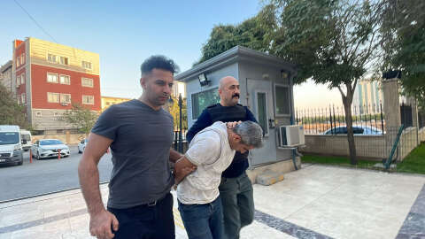 Şanlıurfa'da bayrak dağıtan zabıta amiri bıçaklandı (4)