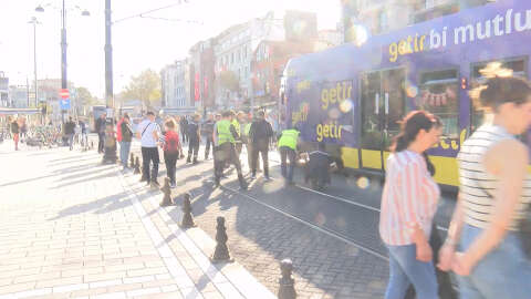Beyazıt'ta tramvay raydan çıktı -1