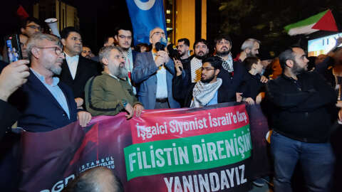 İsrail'in Gazzeye yönelik yoğun saldırıları, İstanbul'da İsrail başkonsolosluğu önünde protesto edildi
