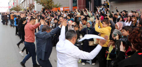 Erzurum'da bin kişiyle 'Cumhuriyet barı'