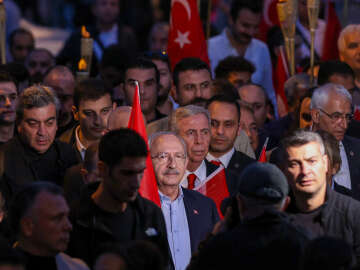Kılıçdaroğlu, 1'inci Meclis'ten Anıtkabir'e yürüdü / Ek Fotoğraflar