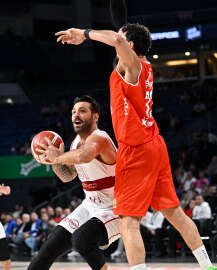 Anadolu Efes - Galatasaray: 76-95