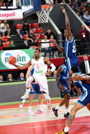 Pınar Karşıyaka'da McCollum şoku