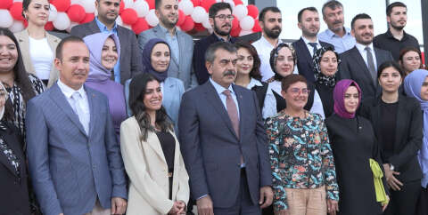 Bakan Tekin, Sancaktepe'de toplu okul açılış törenine katıldı