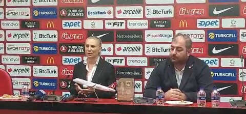 Necla Güngör Kıragası: Uluslar B Ligi'ne çıkmış olmanın gururunu yaşıyoruz