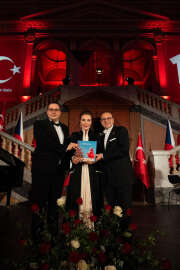 Türkiye'nin Prag büyükelçilik binası ve Türk-Çek ilişkilerinin tarihçesi kitaplaştırıldı