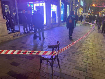 (Geniş haber)-İstiklal Caddesi'nde doğalgaz kaçağı alarmı