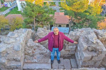 Amida Höyük'te Artuklu Sarayı’na açılan kapı ortaya çıkarıldı