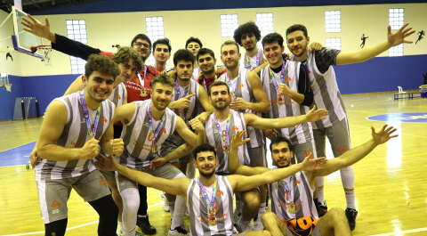 Basketbolda İzmir'de şampiyon Ekonomi Üniversitesi