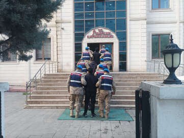 Siirt'te 11 düzensiz göçmen yakalandı, 5 organizatör tutuklandı