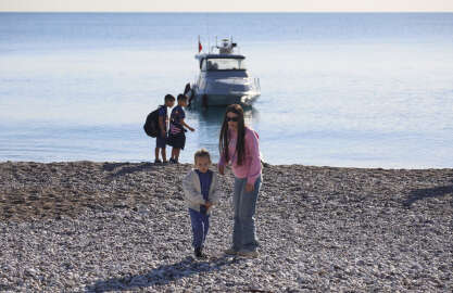 Antalya'da sıcak hava; denize girdiler