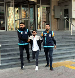 10 kişiyi 210 bin TL dolandıran hükümlü, mutfak dolabındaki gizli bölmede yakalandı