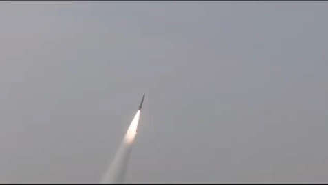 Pakistan, Fatah-2 roketatar sistemini test etti