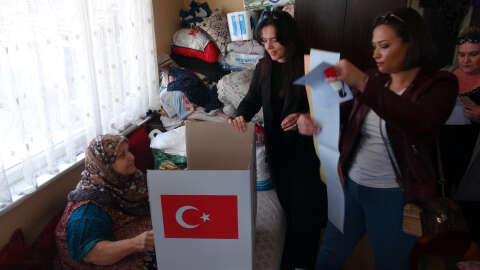 EDİRNE Oyunu seyyar sandıkta kullanan hasta: Beni unuttunuz, diye üzülüyordum (VİDEO EKLENDİ)