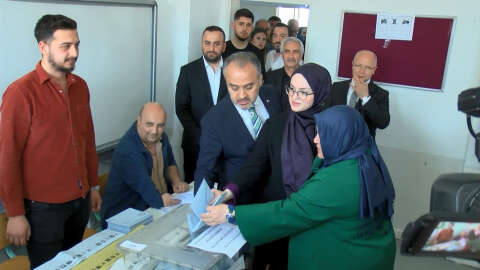 AK Parti'nin Bursa adayı Aktaş: Vatandaşın iradesi, sandığa yansıyacak(VİDEO EKLENDİ)