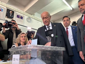 Bahçeli: Seçimler milletimiz, devletimiz için hayırlı olsun