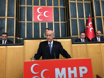 Bahçeli: Birkaç emniyet müdürünün açığa alınmasıyla geçiştirilemeyecek komplo devrededir