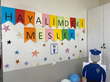 Özel öğrencilere hayallerindeki polislerden sürpriz