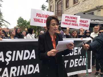 Cinsel istismar şüphelisinin ölümüyle ilgili hapis cezası alan polis memurlarının ailelerinden karara tepki