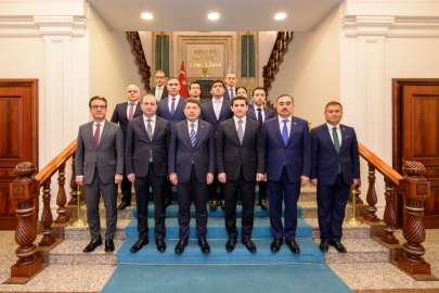 Bakan Tunç, Azerbaycanlı mevkidaşı Ahmedov ile görüştü