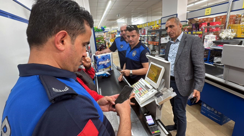 İstanbul- Avcılar'da market denetiminde tarihi geçmiş ürünler toplatıldı