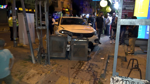 İstanbul - Avcılar'da direksiyon başında kalp krizi geçiren sürücüye hayat kurtaran müdahale
