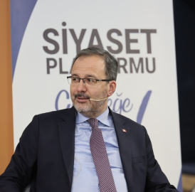 Kasapoğlu, gençlerin sorularını yanıtladı