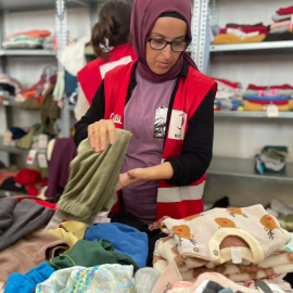 Hatay’da Kızılay Sosyal Butik yaraları sarmaya devam ediyor