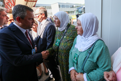 CHP Genel Başkanı Özgür Özel, Srebrenitsa Katliamı anma törenine katıldı