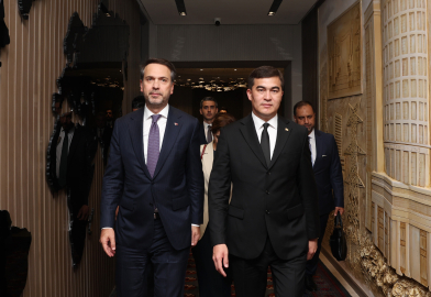 Bakan Bayraktar, Türkmenistanlı mevkidaşı Saparov ile görüştü