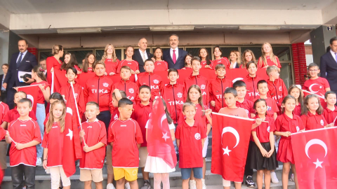 Bakan Fidan, Üsküp’te Tefeyyüz İlköğretim Okulu'nu ziyaret etti