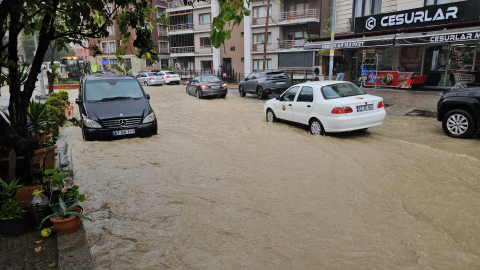 Zonguldak Valisi: Geçmiş taşkınlarda, iş yerini veya konutunu su basanlar buraları terk etsin
