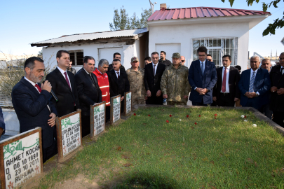 Van'da 13 yıl önceki depremde hayatını kaybedenler anıldı