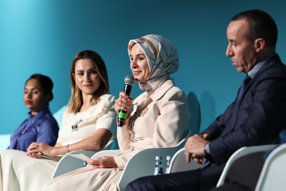 Aile ve Sosyal Hizmetler Bakanı Göktaş,  'Aile ve Çağdaş Megatrendler Konferansı'nda konuştu