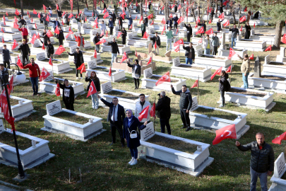 İlk ders şehitlikte