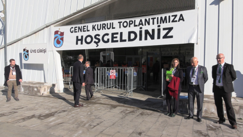 Trabzonspor'da başkanlık seçimi için oy verme işlemi başladı