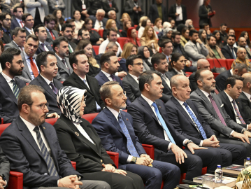 ANKARA - Bakan Kurum: İstanbul'da milyonlarca kardeşimiz, her an yıkılabilecek 600 bin evde oturuyor
