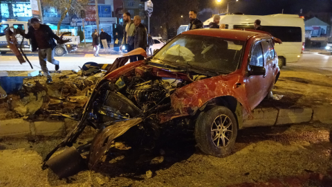 Elazığ'da otomobil ile hafif ticari araç çarpıştı: 5 yaralı