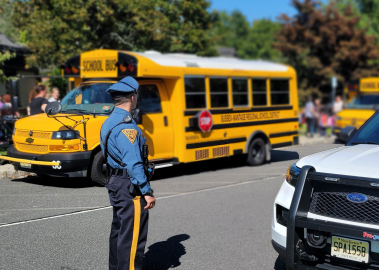 ABD'nin New Jersey eyaletinde okul otobüsünün devrilmesi sonucu 15 kişi yaralandı