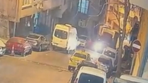 İstanbul - Kağıthane’de kamyonetin ezdiği 17 yaşındaki Mustafa hayatını kaybetti; kaza anı kamerada