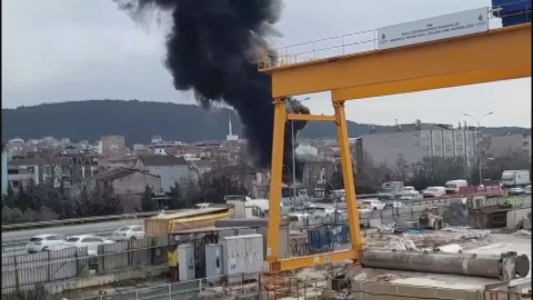 İstanbul- Sultanbeyli'de 3 katlı iş yerinde çıkan yangın söndürüldü -3 / Geniş haber- aktüel görüntü