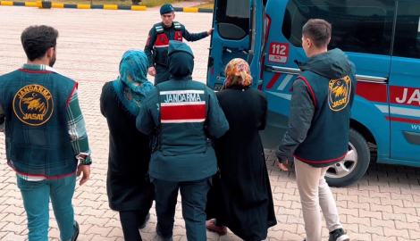 2 günlük bebeği boğup çukura gömen firari anne ile anneanneyi JASAT yakaladı