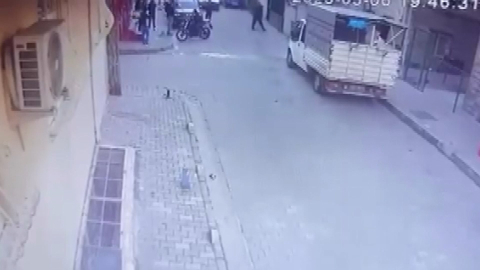 İstanbul - Bahçelievler'de 1 kişinin öldüğü 2 kişinin yaralandığı silahlı saldırı güvenlik kamerasında