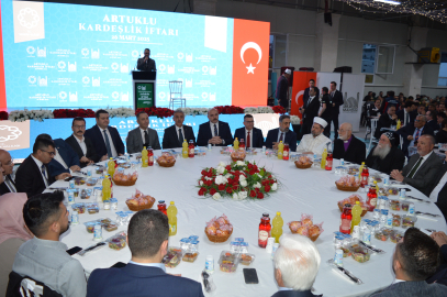 Mardin'de farklı dinlerin temsilcileri aynı sofrada buluştu
