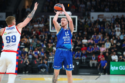 Anadolu Efes - Baskonia: 92-76