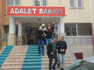Usulsüz olarak kırmızı ve yeşil kategorideki ilaçları reçeteleyen 2'si tıbbi sekreter 3 kişi tutuklandı