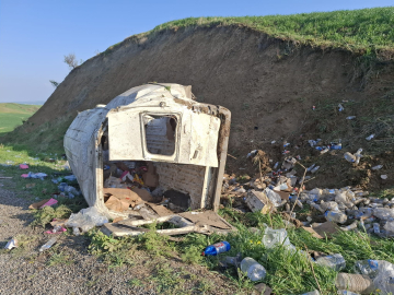 Diyarbakır'da minibüs yan yattı; 1 ölü, 1 yaralı