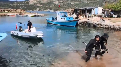 Batan göçmen botundaki 4 yaşındaki çocuğu arama çalışmaları 3'üncü gününde