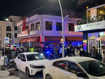 Kafeye girip havaya ateş etti, kendisine engel olmak isteyen işletmeciyi bıçakladı