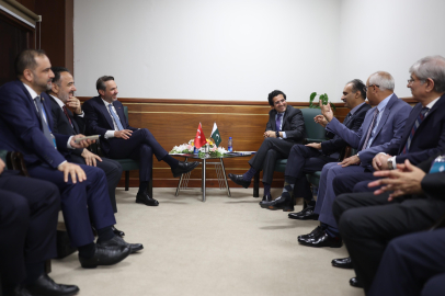 Bakan Bayraktar, Pakistan Petrol Bakanı Ali Pervaiz Malik ile bir araya geldi